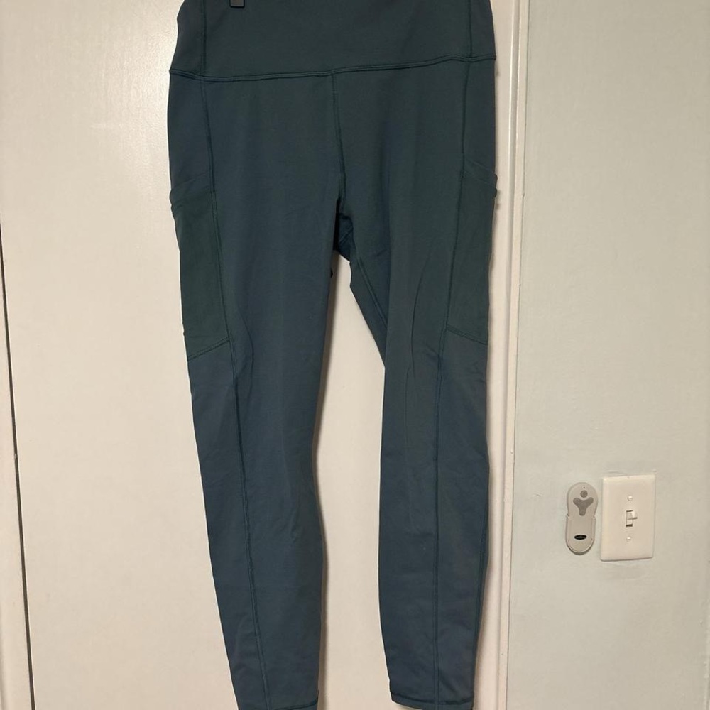 Fabletics PowerHold Leggings in Blue